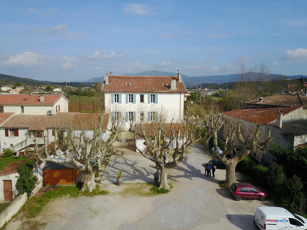 Hotel Restaurant Le Castel Fleuri Carnoules  Exterior foto